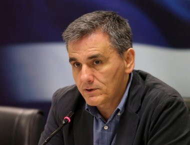 Βίντεο: Επίθεση στην εισπρακτική εταιρεία του εξαδέλφου του Ευ.Τσακαλώτου